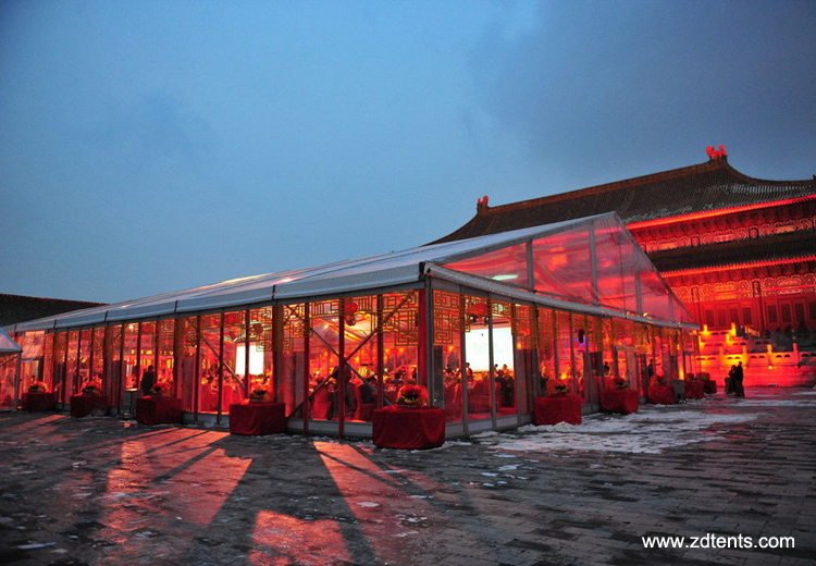 Transparent tent for outdoor wedding party